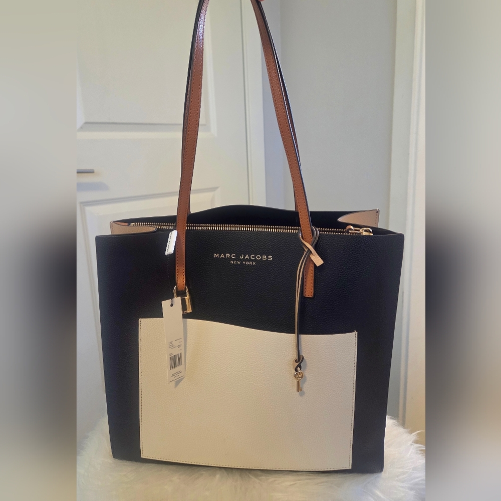 NWT Marc Jacobs Grind Tote in Smoked Almond